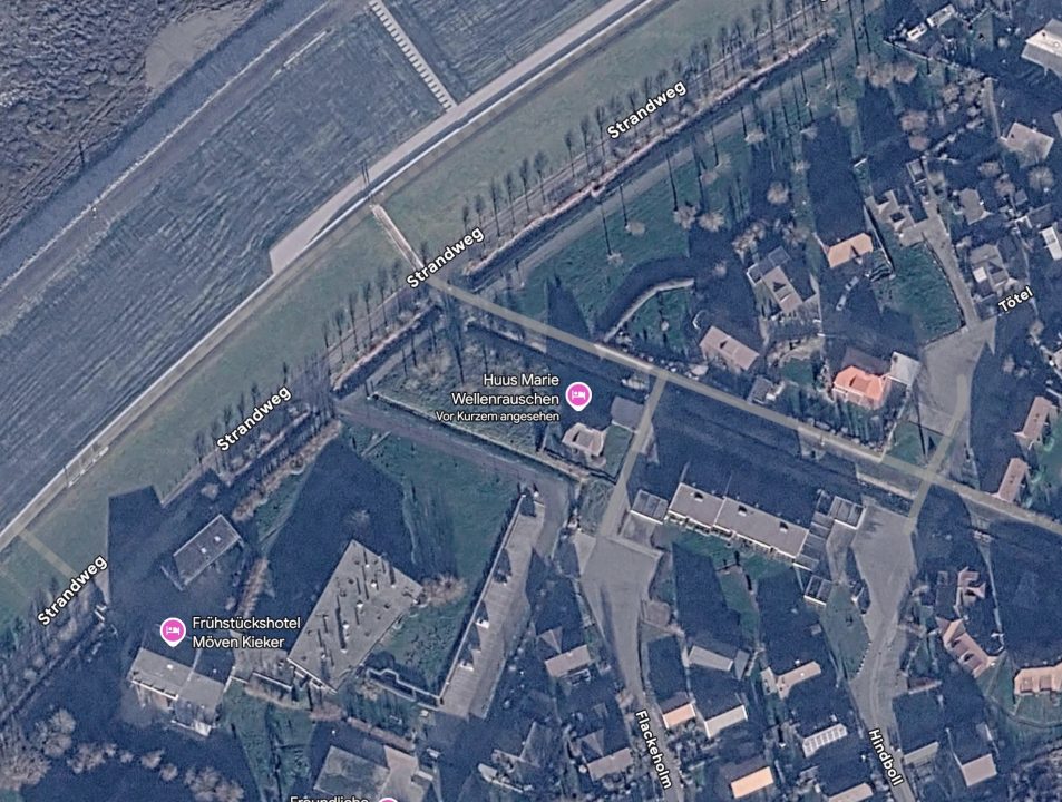 Lage des Ferienhauses Huus Marie Wellenrauschen nahe am Deich in Friedrichskoog-Spitze