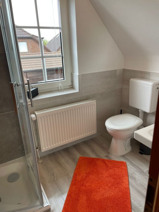 Dusche im Ferienhaus Huus Marie Luv in Friedrichskoog-Spitze